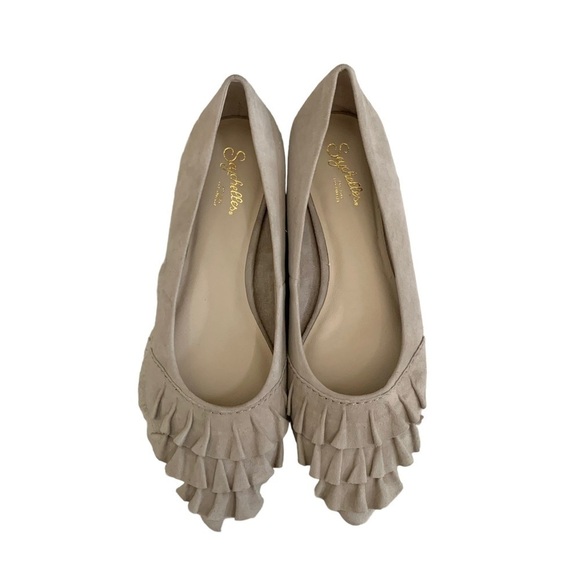 Seychelles | Women's Downstage Pointed Toe Ballet Flat in Taupe | Size 7 - Picture 3 of 12